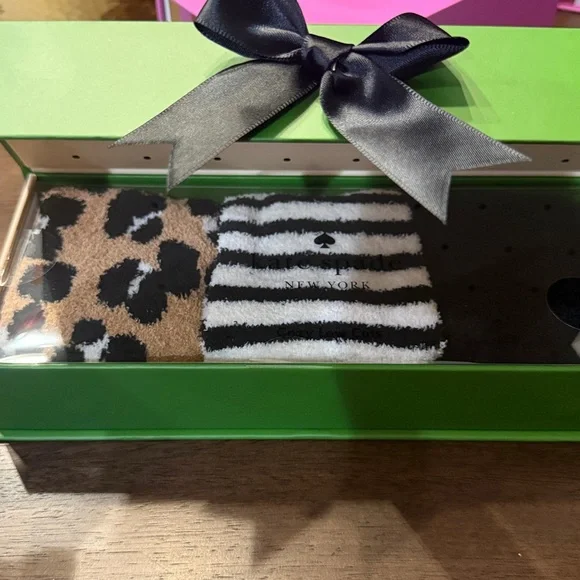 NWT! ♠️ kate spade 3-pair gift set cozy low socks. Limited edition KS gift box! - Picture 5 of 13